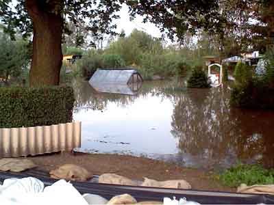 Gartenanlage Am Luisium unter Wasser