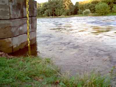 Wassserstand-Wehr